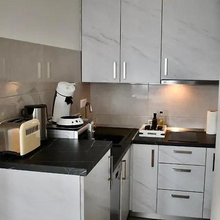 Apartment Draga & Lola *